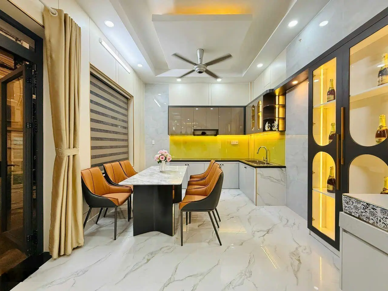 Bán nhà đẹp nhất khu vực tân bình - gò vấp - nhà góc 2 mặt tiền - hẻm xe tải .