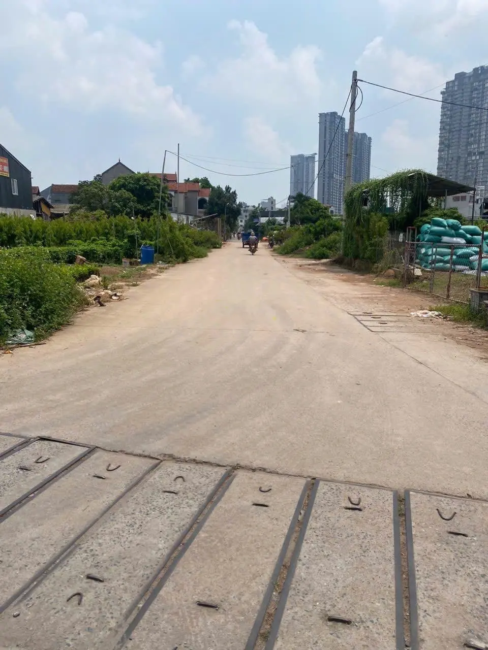 Bán Lô 06 Đất đấu Giá Đầm Lau-Xã Xuân Quan-Huyện Văn Giang.Lô Góc 106m2.Mặt tiền 7m.Giá 54Tr/m2