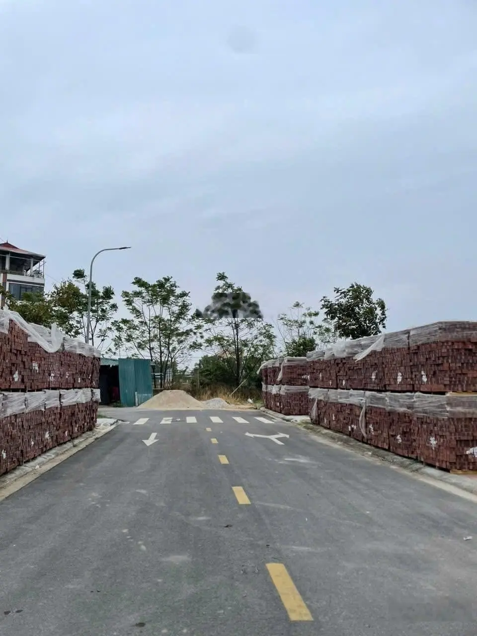 Cần bán lô áp góc dãy N03 cách 1 lô ra mặt mương, chuẩn bị ra sổ đỏ cá nhân, tại Cao Đức, Vạn An