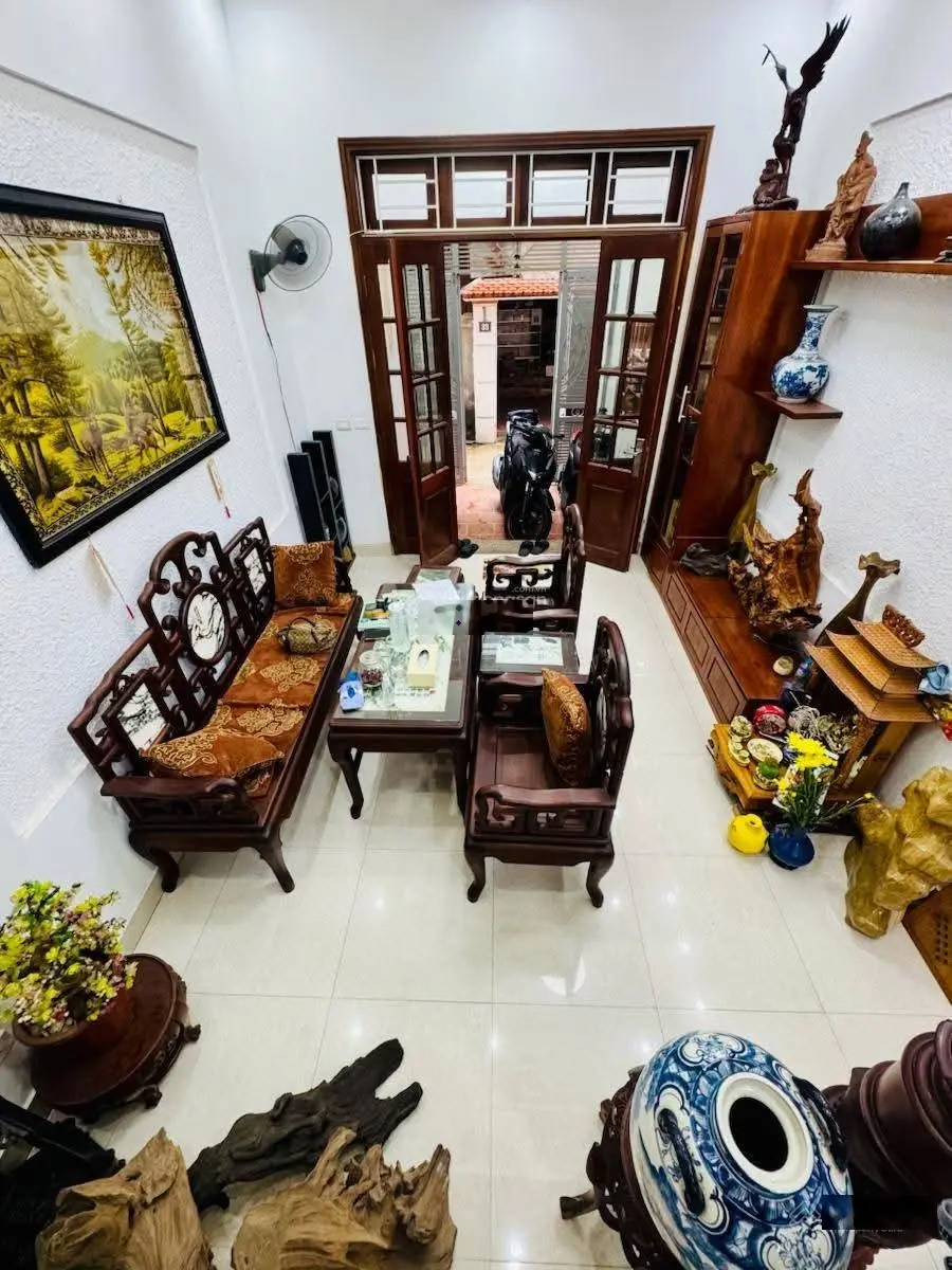Bán nhà trần cung. 55 m2, 4 tầng dân xây. ngõ nông, thông, 2 thoáng trước sau. giá 10.5 tỷ