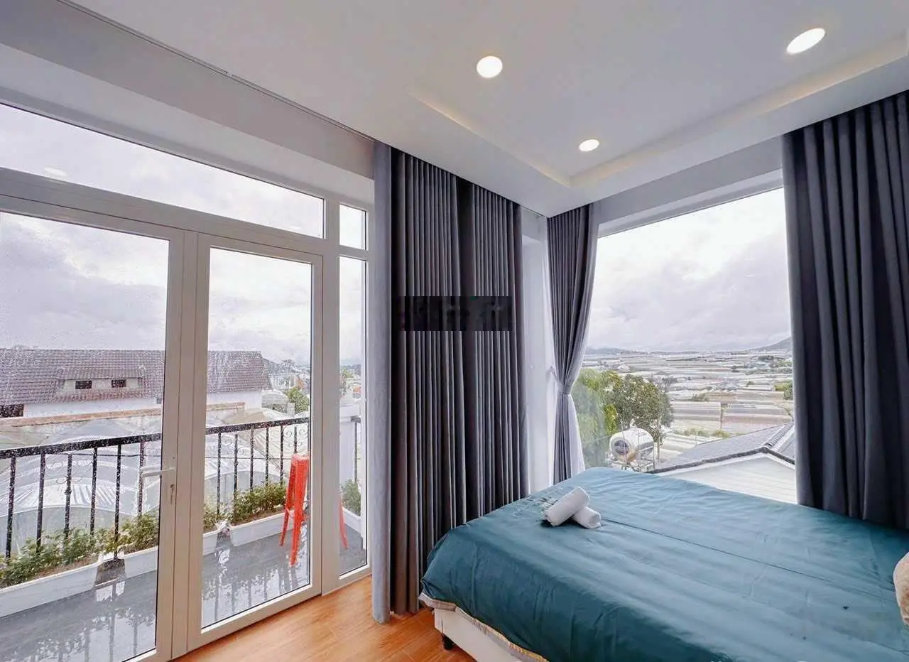 Villa sân vườn góc 2MT Trịnh Hoài Đức P11 200m2 3 tầng khai thác 80 - 100tr/tháng view thoáng đẹp