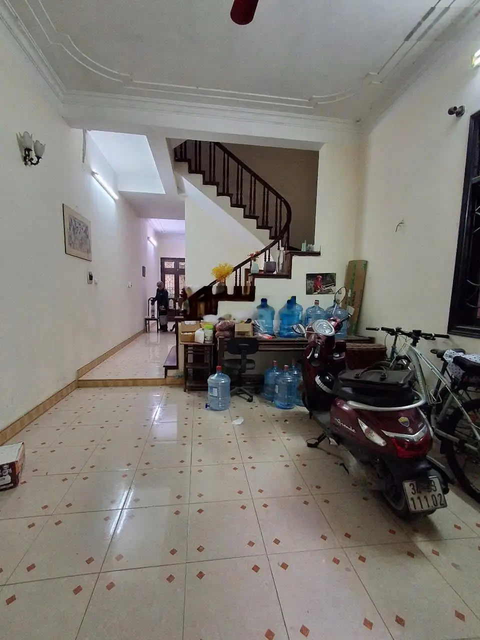 Gia đình cần bán gấp nhà riêng phố Tây Hồ Phường Quảng An 100m2 MT 5m nhỉnh 16 tỷ LH 0972 472 ***