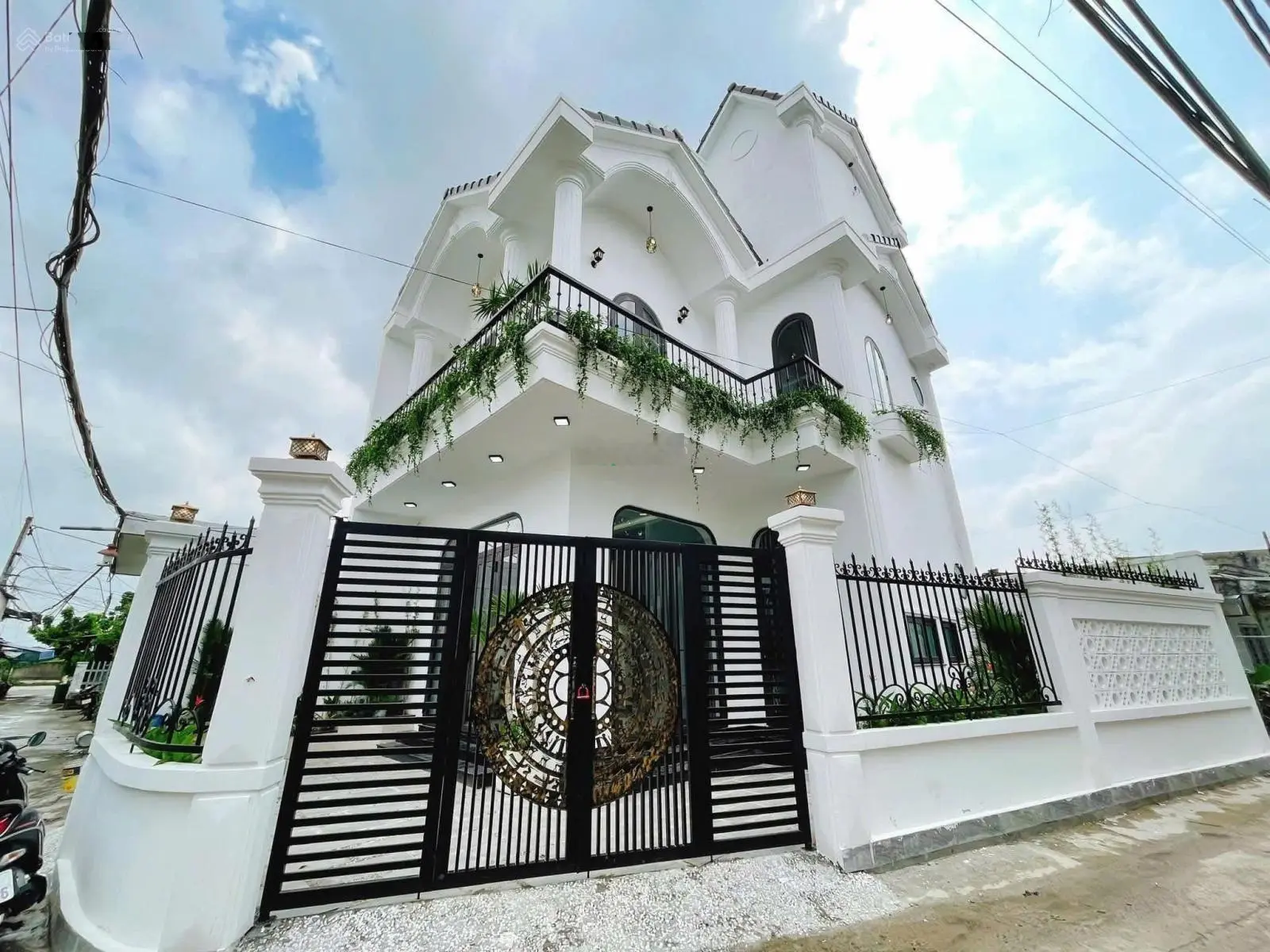 Cần bán biệt thự 2 mặt tiền kiệt gần trường Duy Tân, diện tích lớn 107m2, giá nhỉnh 4 tỷ