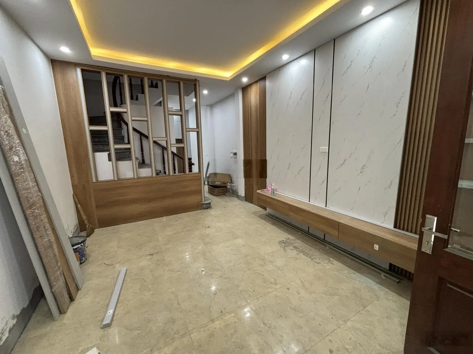 Nhà vũ tông phan ô tô đỗ cửa - lô góc chói sáng 52m2 x 5 tầng x 8.85 tỷ