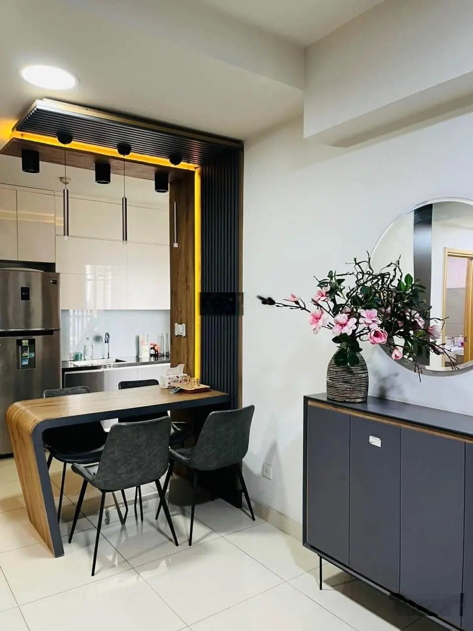 (Đã có sổ) Bán gấp Ruby 3PN-2WC (84m2) có ban công, view hồ sinh thái chỉ 3,950 Tỷ