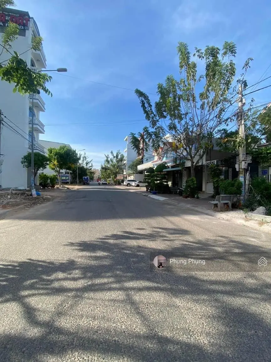 Tôi cần sang lại gấp nền đất gần bệnh viện Xuyên Á Vĩnh Long, Tân Ngãi, DT 100m2, SHR