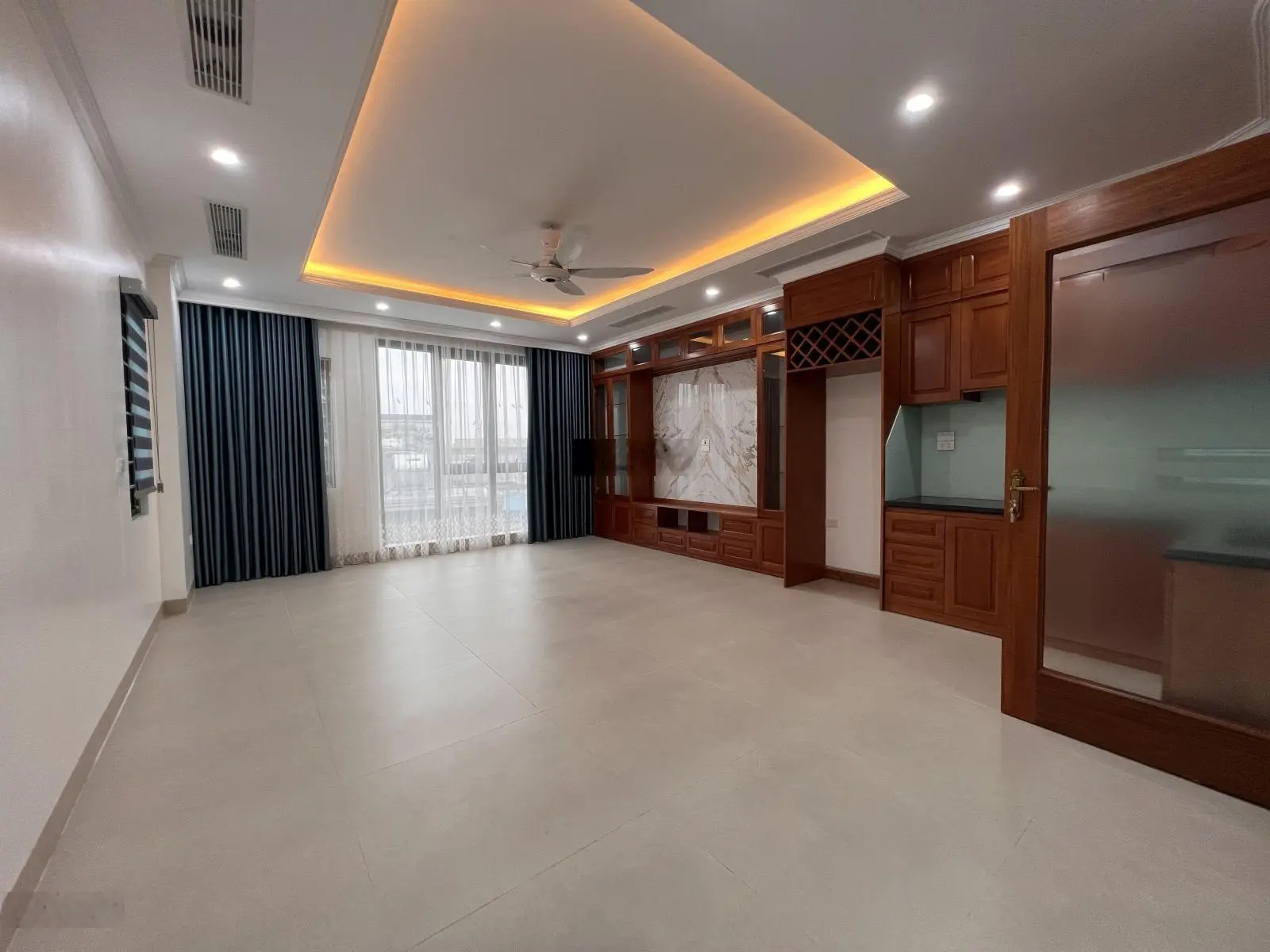 Siêu phẩm Toà văn phòng 58m2 8 tầng cực đẹp, mặt phố Kinh doanh Nguyễn Cơ Thạch, Nguyễn Đổng Chi