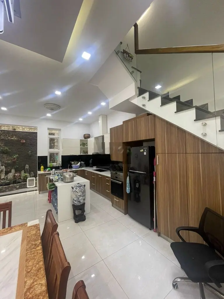 Cần tiền bán gấp căn nhà 83m2 đường số Tân Quy Q7,giá tốt cho đầu tư.