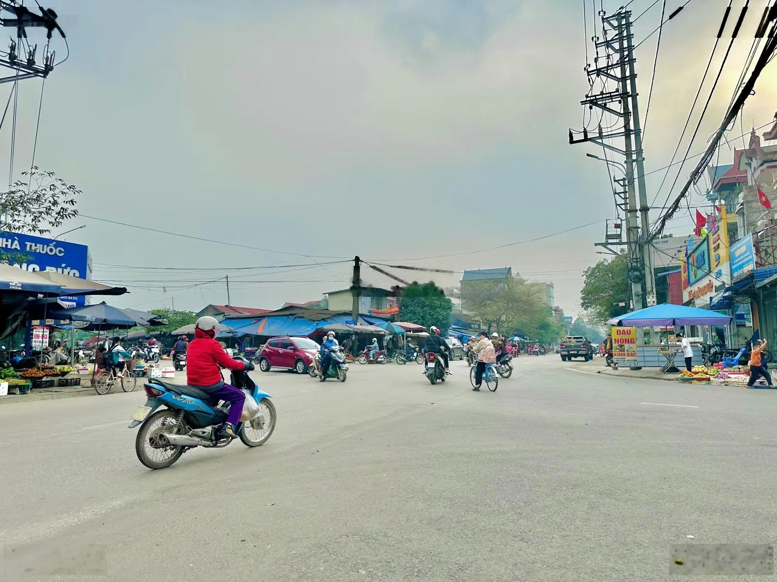 Lô đất gần chợ dốc Hanh - mặt đường Gang thép