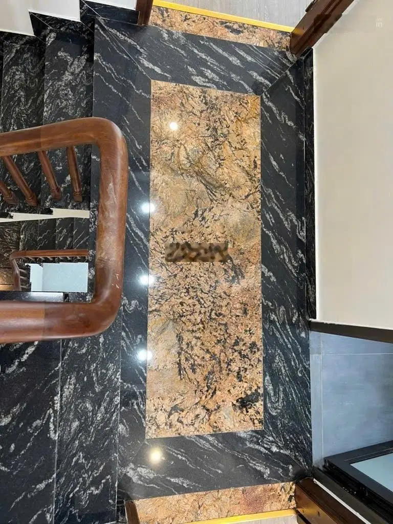 Bán nhà Lệ Mật, Long Biên, nhà mới cứng đang trong quá trình hoàn thiện, 5 tầng, ô tô đỗ cửa 5,5 tỷ