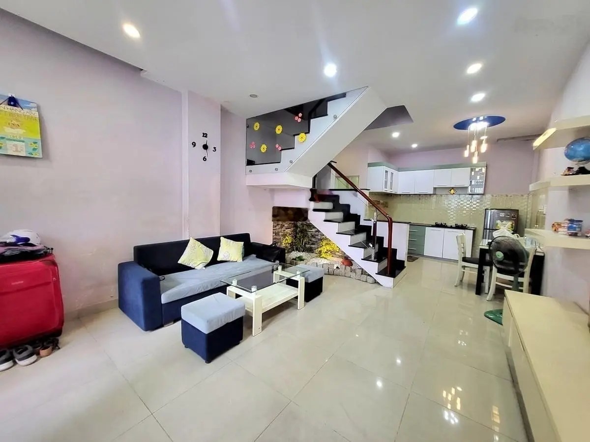 Bán nhà Thiên Phước, sát vách Q10, (4.2x10) nở hậu 4.6m, 2 tầng mới, 1 căn ra hẻm ôtô, Chỉ 5tỷ25 TL