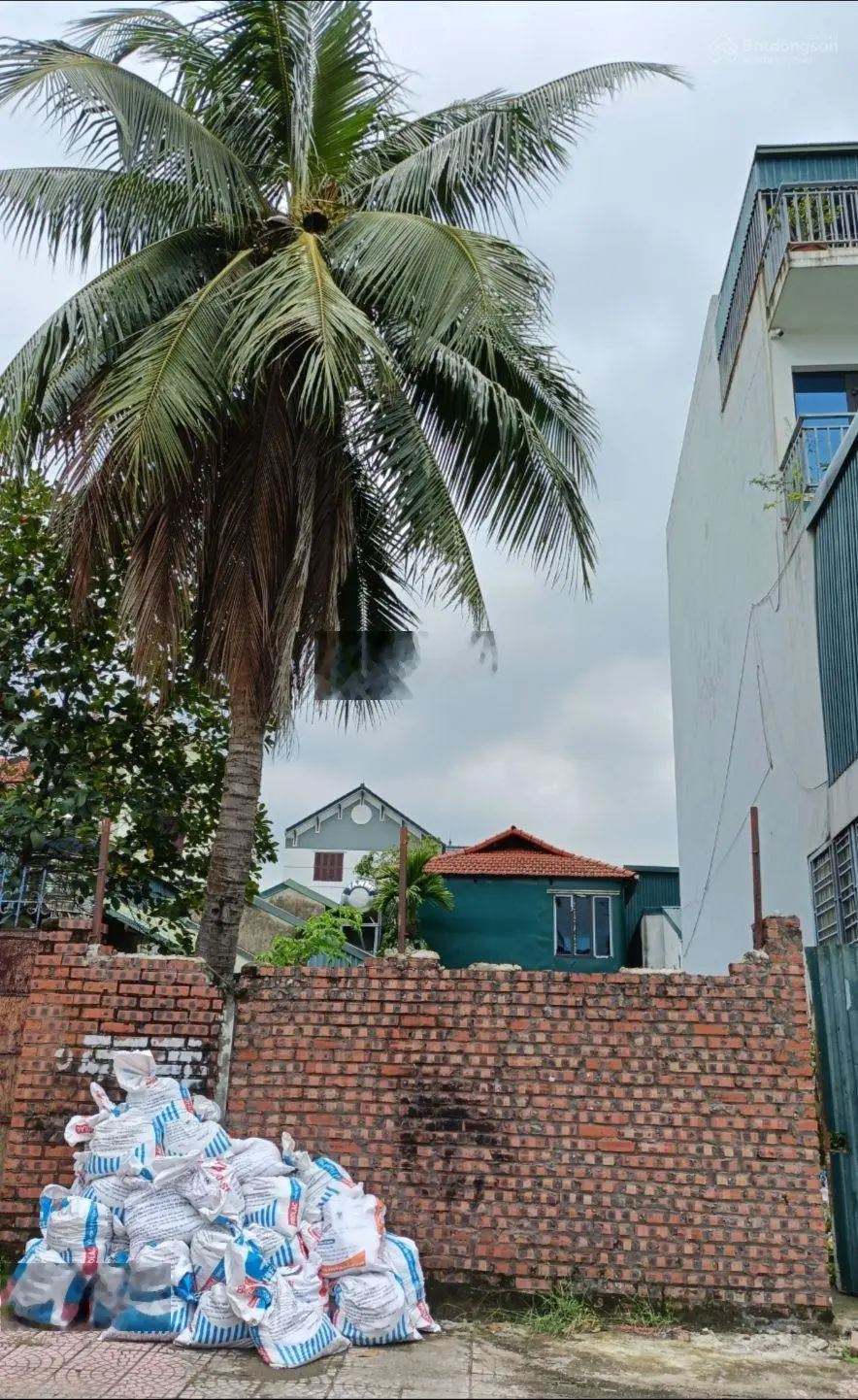 MẶT PHỐ- VỊ TRÍ ĐẮC ĐỊA- ĐƯỜNG TRẢI NHỰA- CÓ VỈA HÈ- 92 M- CẦU BÂY