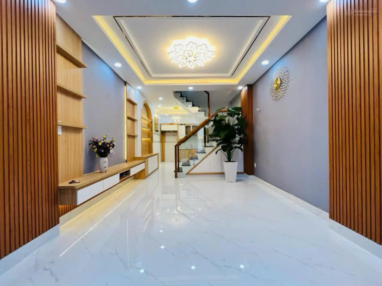 Cô Sáu cần bán nhà Quận 10 giá 3tỷ7, HXH Đ. Trường Sơn. Diện tích 45m2