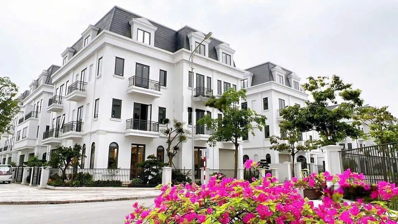 Bán gấp căn biệt thự song lập 170m2 dãy Q4 đẹp giá rẻ hơn CĐT 4 tỷ ngay gần Clubhouse