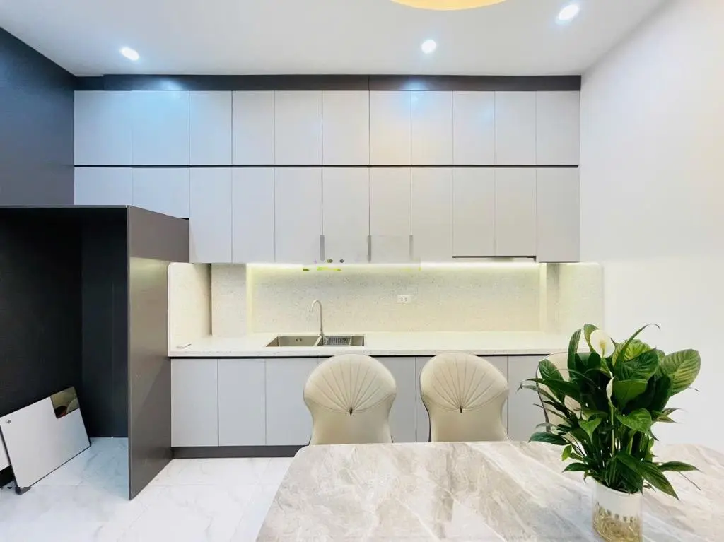 Bán nhà phố định công dt 45m x 4 tầng. Giá bán 6.1 tỷ