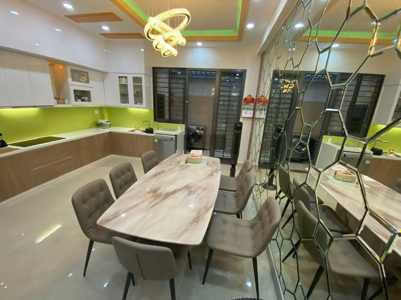 (tặng nội thất cao cấp) bán nhà bình thạnh - hẻm xe tải đường bình lợi - gần sông sài gòn - 5x21m