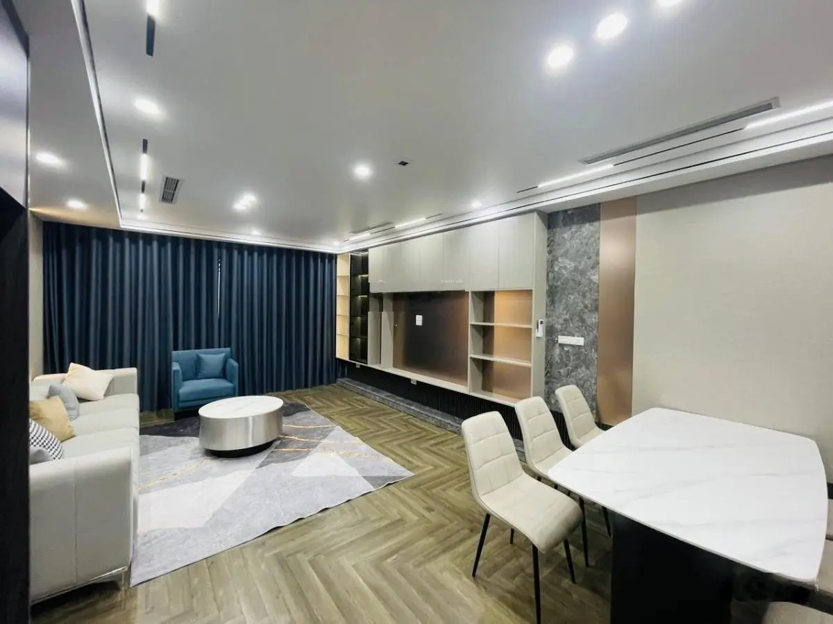 Siêu đẹp! Phân lô, ngõ thông ô tô tránh, KD Nguyên Hồng, gara, vỉa hè 2 bên, thang máy. 63m2*8T