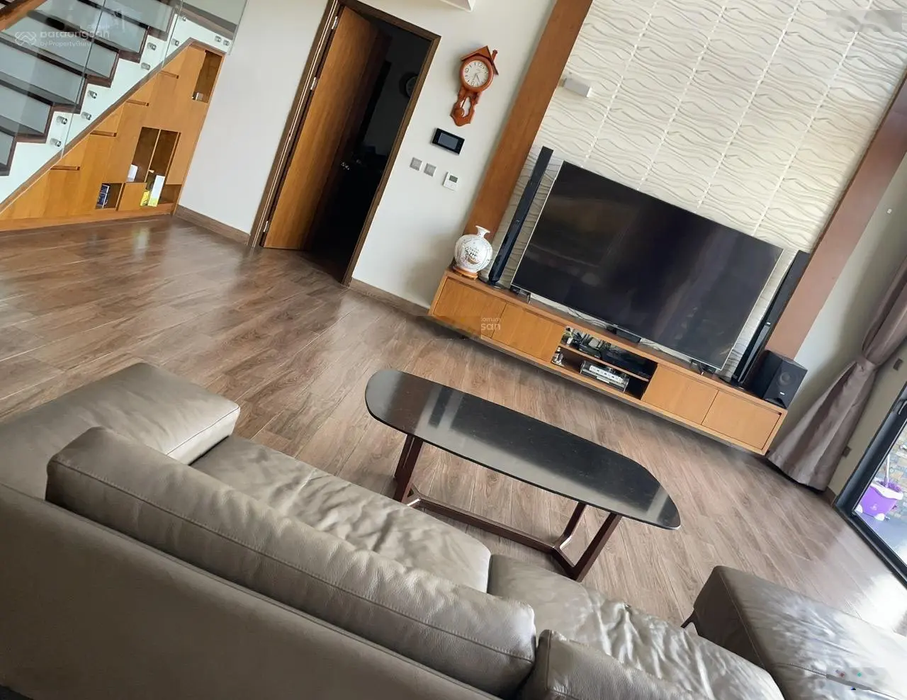 Bán gấp penhouse Tràng An Complex Phùng Chí Kiên: 240m2. 4 ngủ. View Hồ Tây, nhà siêu đẹp. 30 tỷ TL