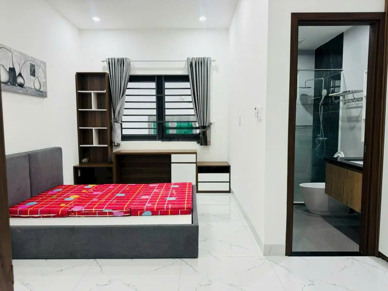 Nhà 3 tầng full nội thất MT Trần Kim Xuyến - Hòa Xuân