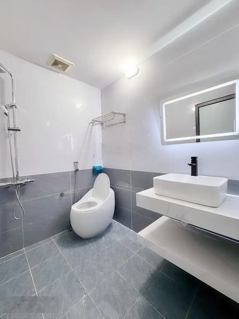 Bán Nhà riêng 54m2 tại Định Công Thượng. Ngõ rộng thoáng, ô tô đỗ cửa, nội thất hiện đại.