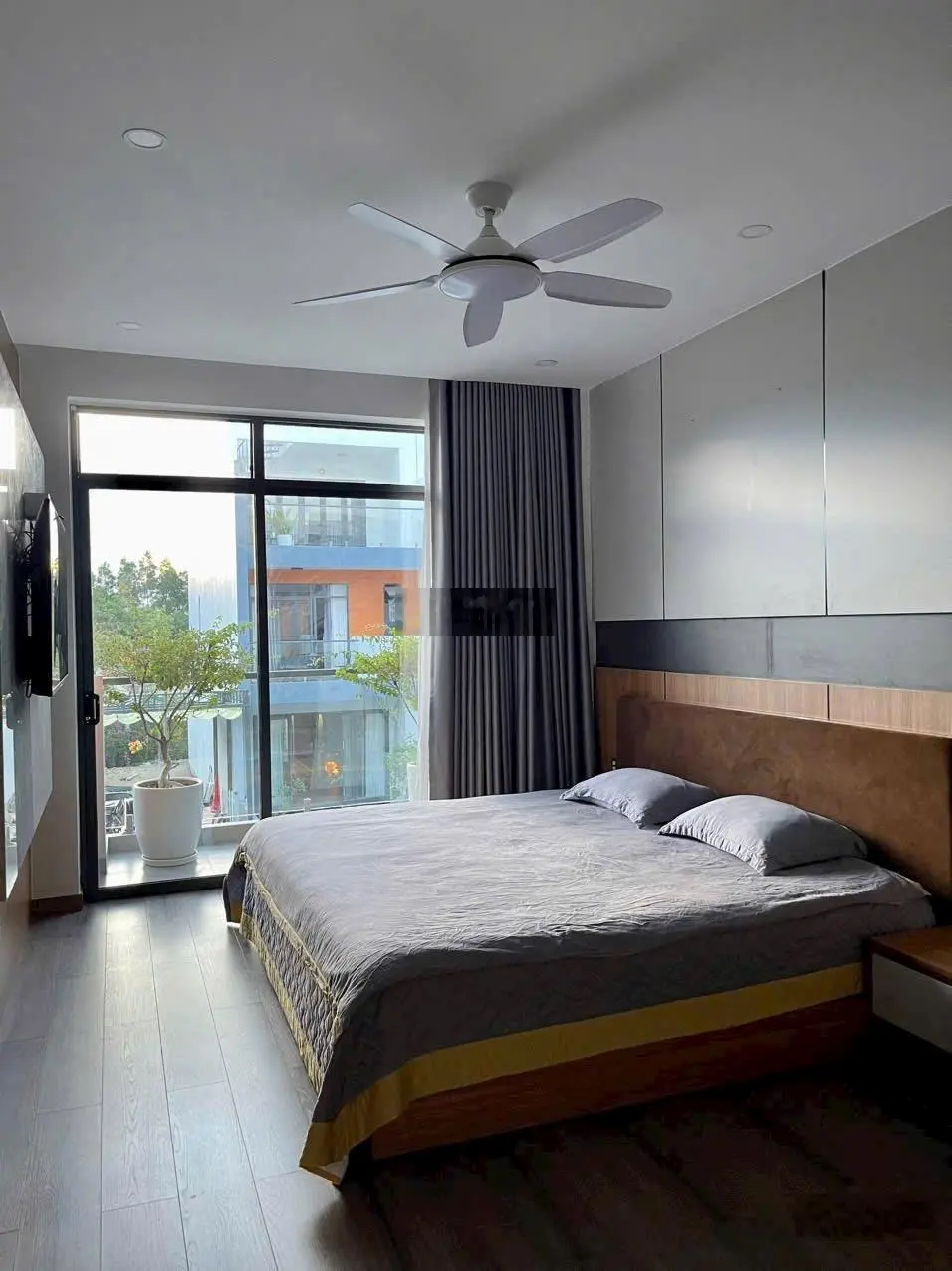 Bán nhà đẹp Mỹ Gia Gói 8 The Capella gần hồ bơi, LH: 0762 111 ***