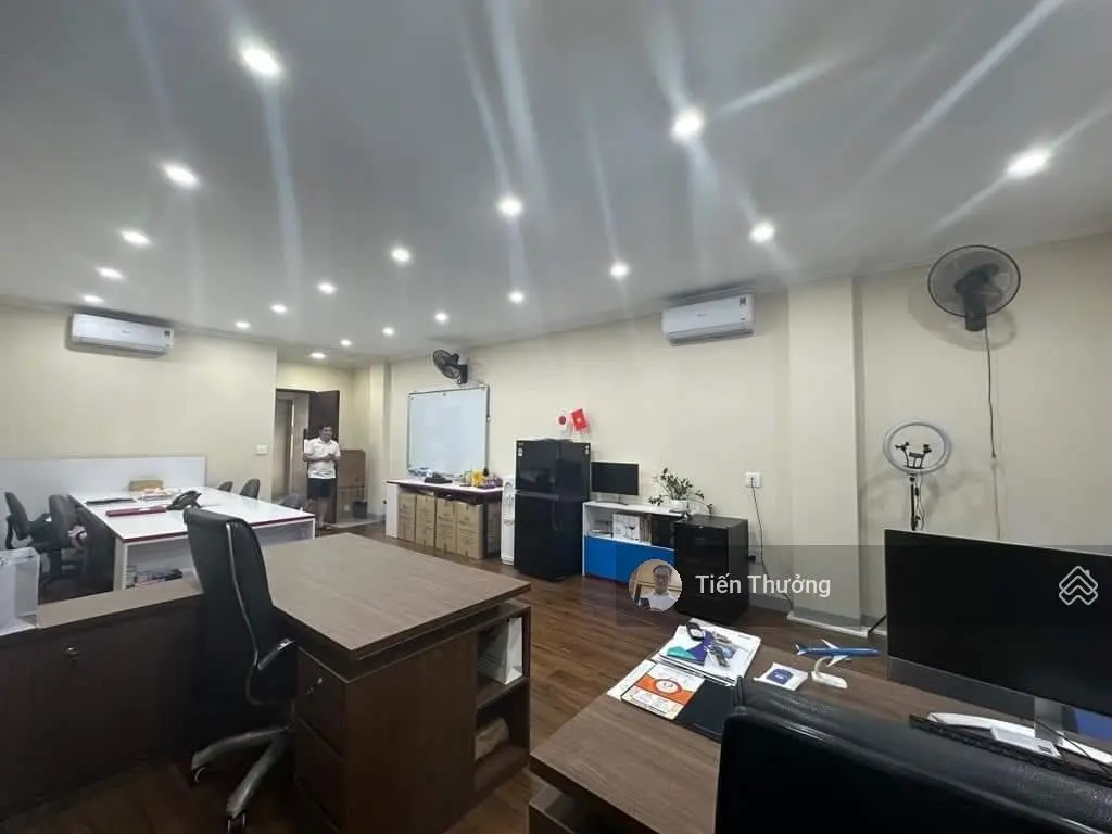 Cần bán! Nhà mặt phố Hồ Tùng Mậu - Cầu Giấy 40m2x4T, MT 5,2m, vỉa hè rộng 6m kinh doanh sầm uất