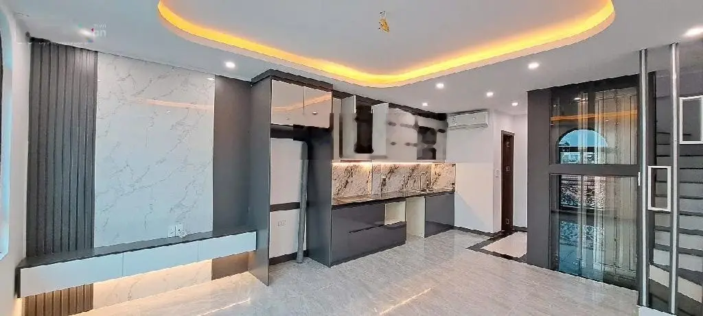 Chỉ 9,6 tỷ nhà mới thạch bàn cổ linh 40m 6 tầng thang máy full nội thất otto đỗ cửa gần trường học