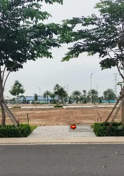 Chính chủ ngộp ngân hàng bán lại lô đất ngay UBND Thanh Phú như hình 5x20 giá chỉ 1 tỷ 8 trăm TL