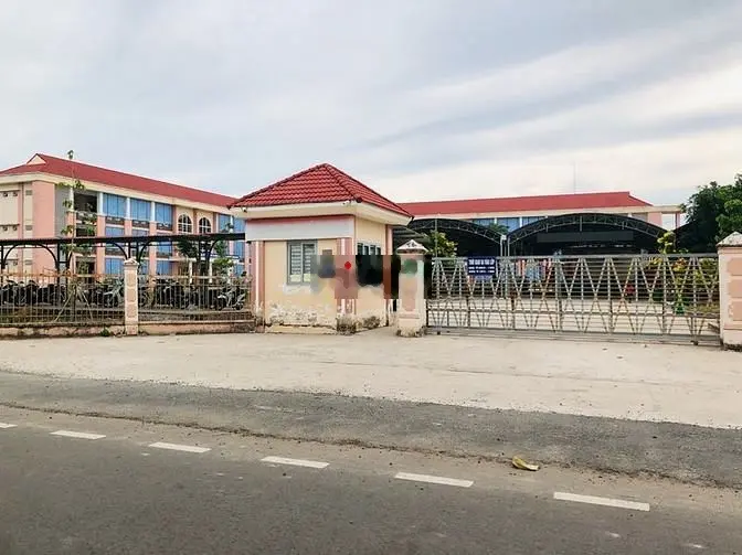 Cần bán lô góc 2 mặt tiền 307m2 đất thổ cư, ngay QL13 , giá 195 triệu
