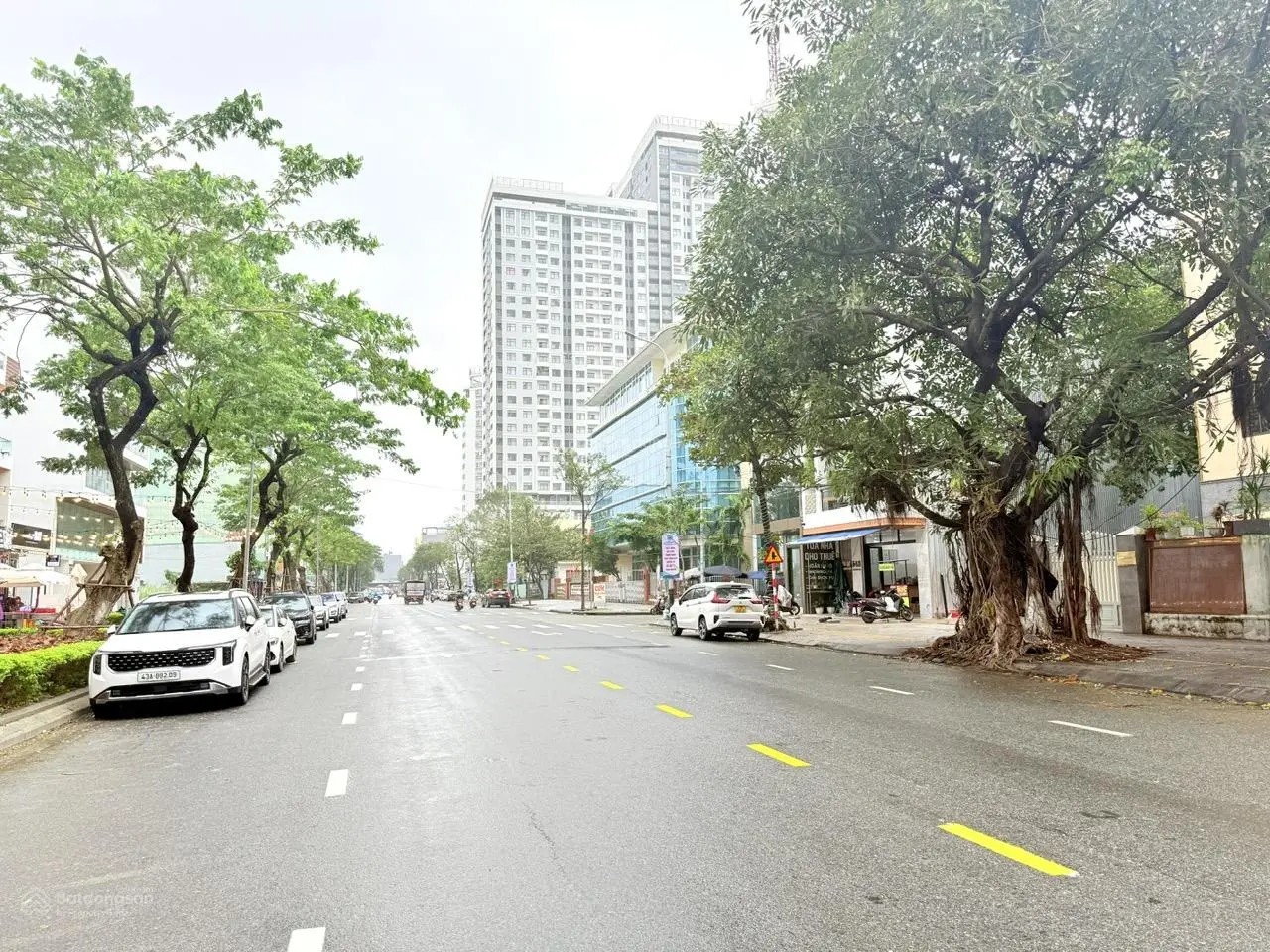 Hàng hiếm! Nhà 2 tầng - Trần Hưng Đạo - Đối diện Monarchy - kinh doanh sầm uất -Dòng tiền 25 tr/ th