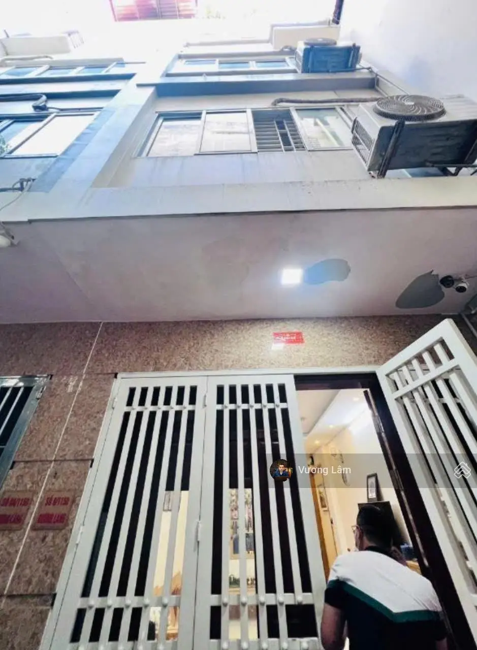 Bán nhà Đường Láng- gần mặt ngõ nông, thông, kinh doanh, 20m ra oto- 46m2 6T 6,3 tỷ
