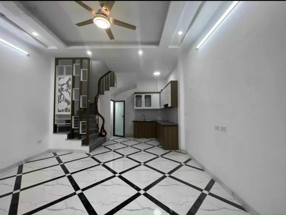 Cần bán gấp nhà Thạch Bàn xây mới 30m2 x 5 tầng (1 tháng nữa nhận nhà ở ngay)