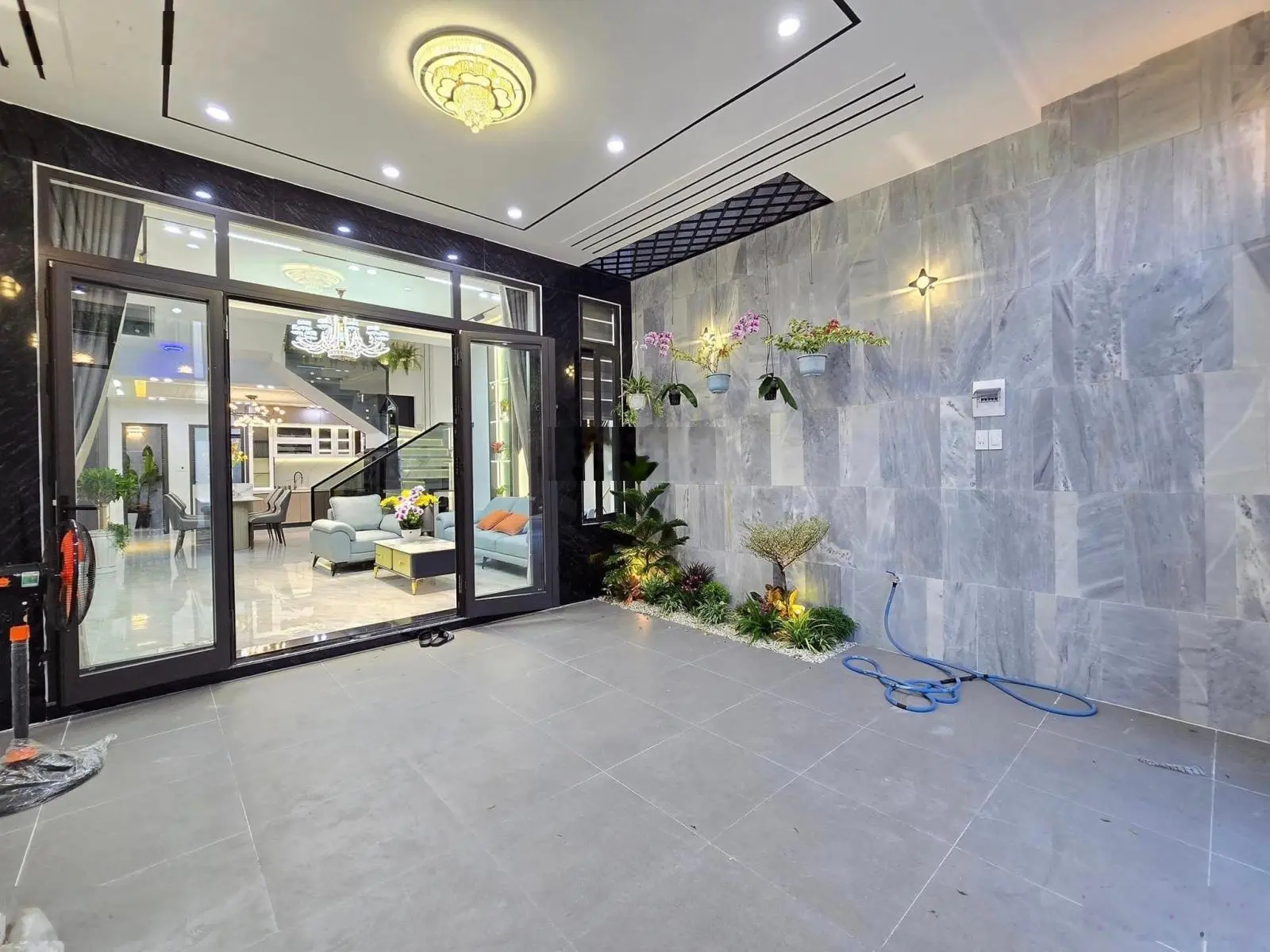 Bán nhà Cầu Diễn lô góc ô tô tránh kinh doanh sầm uất 62m2 4T nhỉnh 9 tỷ