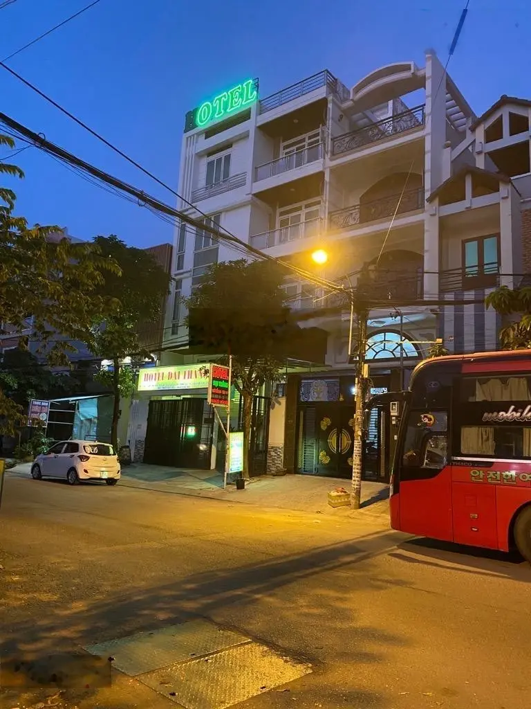 Nhà 5 tầng KDC Nam Long, Hà Huy Giáp, phường Thạnh Lộc, Q12, dt 82,5m2 (5mx16,5m) Hẻm 8m thông