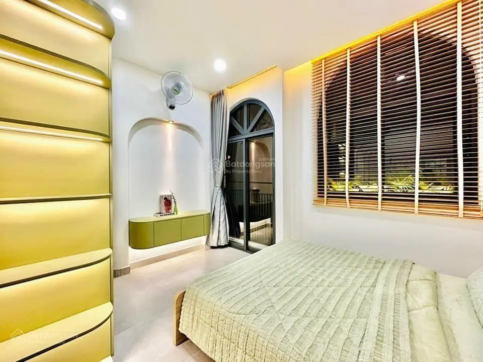 Bán nhà ngay MT 3 Lầu Đ. Huỳnh Lan Khanh, phường 2, Tân Bình, diện tích 71m2, SHR, 0896 465 ***