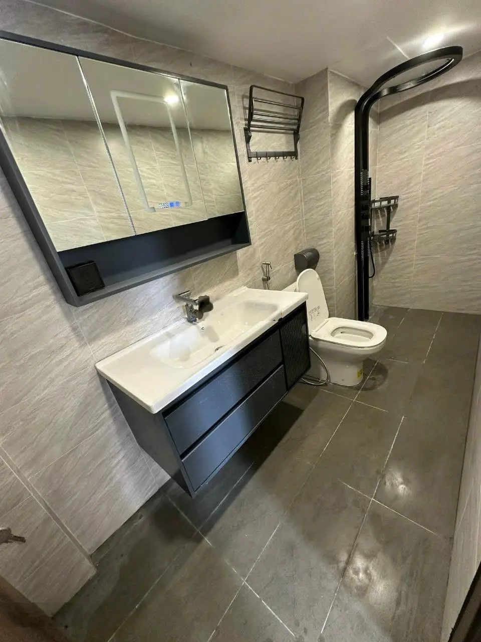 Võng Thị - Lô góc, 7 tầng thang máy, 70m2, chủ ở Durplex 6,7 & thuê 50 triệu, chỉ 13.8 tỷ