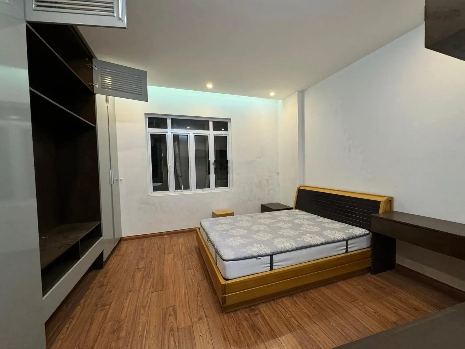Tòa CCMN phố Vĩnh Hưng 100m2x7T thang máy, ngõ oto, gần phố, DT 70tr/th, giá 15.5 tỷ. LH 0946 387 ***
