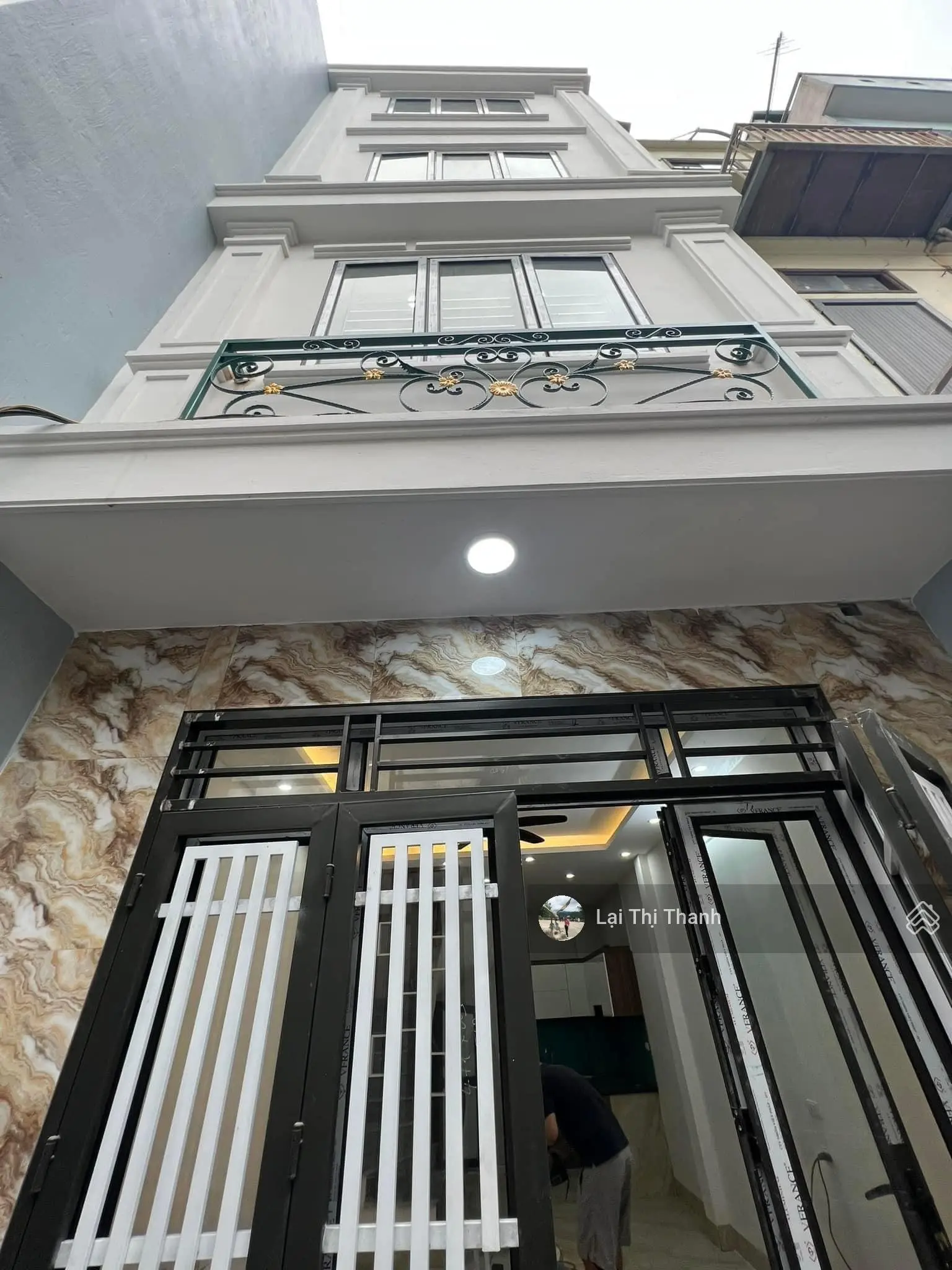 Bán nhà phố Xốm, xây độc lập giá chỉ 3,45 tỷ - 32m2 - 5 tầng, 20m ra đường ôtô tránh, có bãi o to