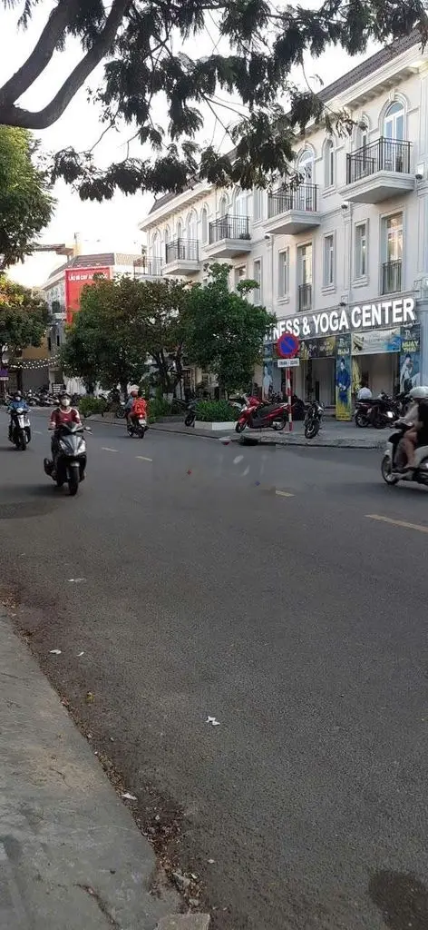 Sụp hầm.... nhà 2 mặt tiền ông ích khiêm