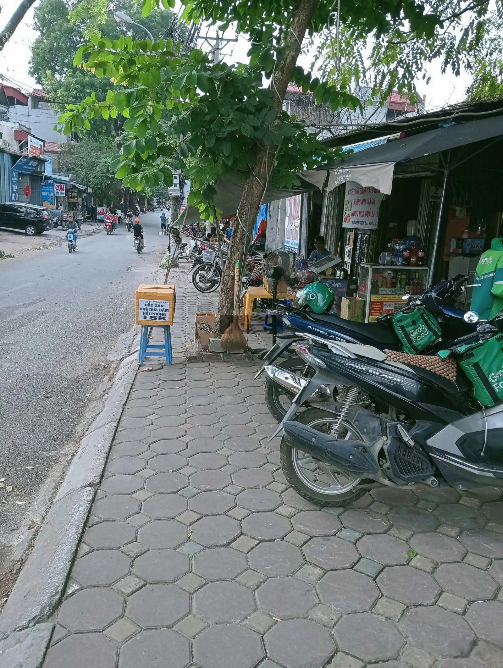 Bán Nhà Mặt Phố Vân Hồ 2 DT 30m cấp4 MT 5m, Giá 6 tỷ, gần Công Viên Thống Nhất..