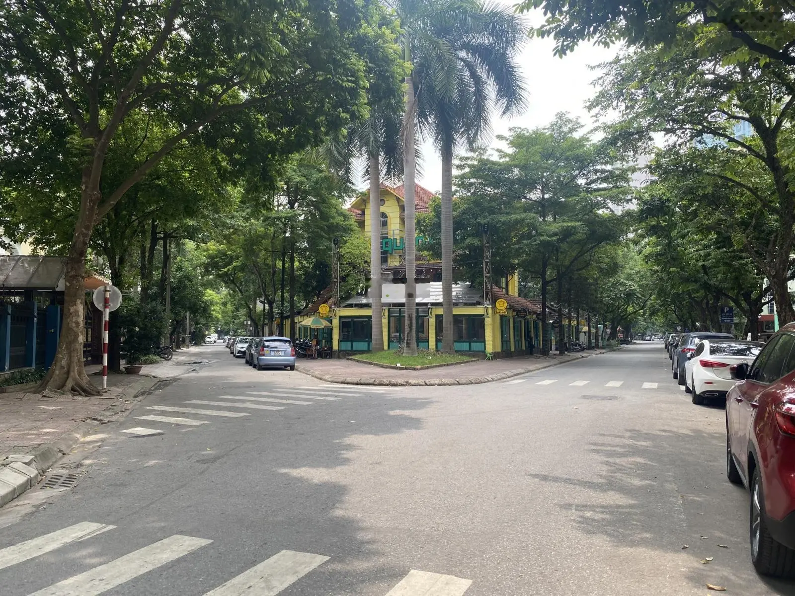 Bán nhà phân lô phố Nguyễn Chánh, Trung Hoà, Cầu Giấy. Căn góc 2 thoáng, vỉa hè, ô tô tránh nhau