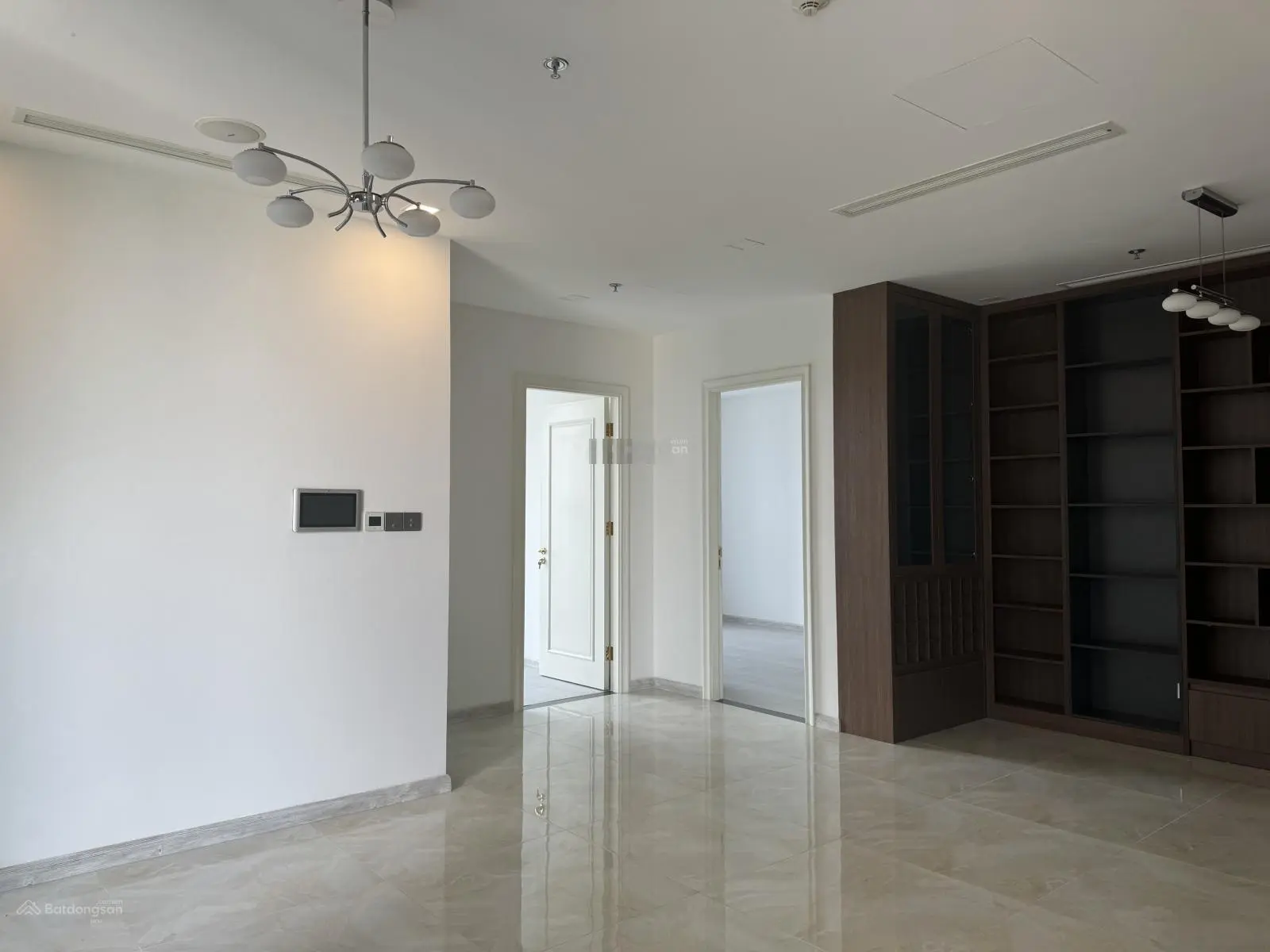Bán căn hộ 3PN Vin Bason, căn góc 110m2 giá chỉ 16.4 tỷ view sông mát mẻ, thương lượng chính chủ