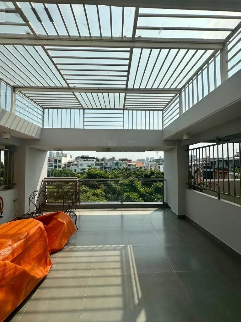 Bán nhà sát bên phú mỹ hưng, dt 5x20m2, 5 tầng, 5pn, mt đường, giá 17.1 tỷ.