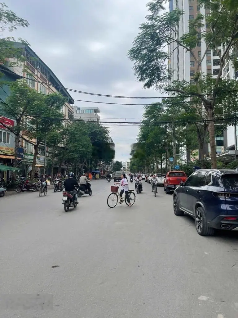 Mặt phố Vương Thừa Vũ. Kinh doanh tốt giá đầu tư