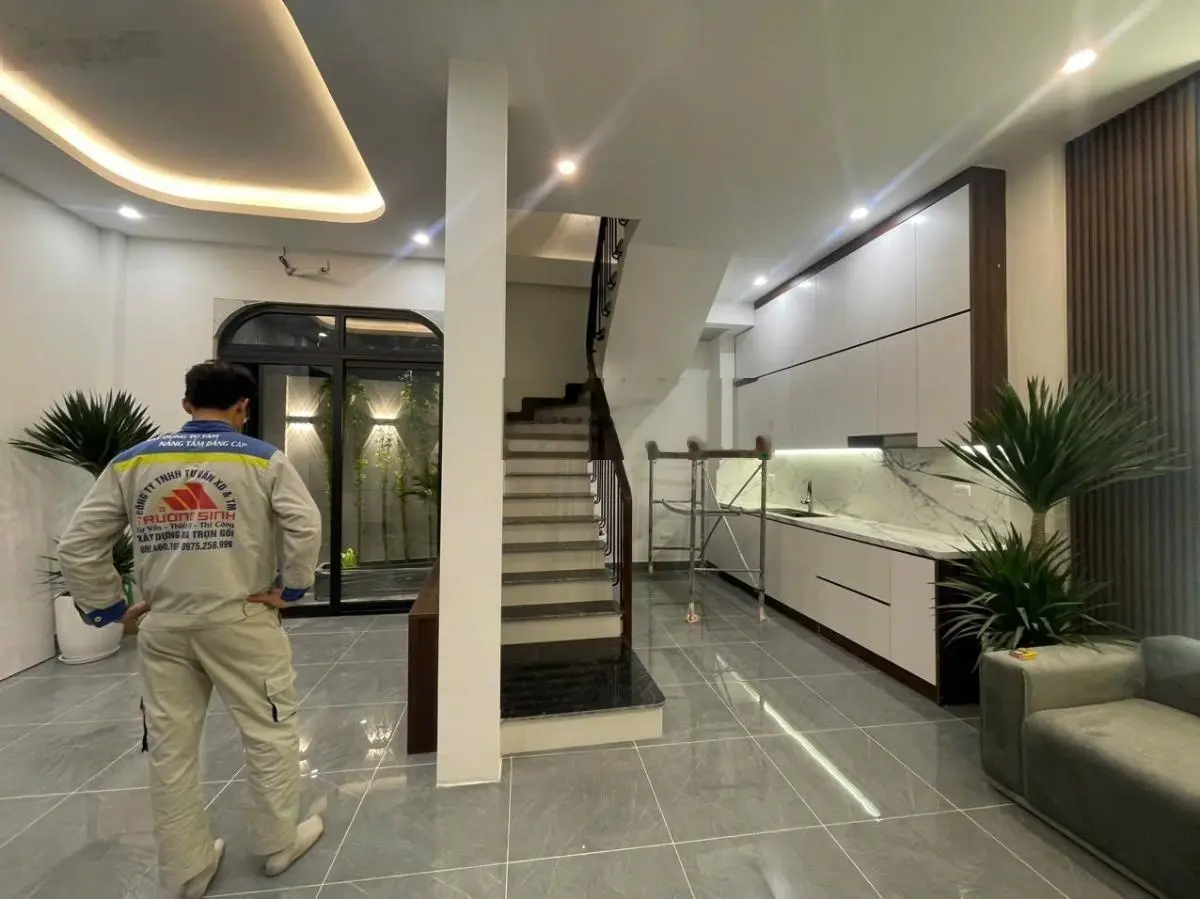 Bán nhà Cầu Giấy ngõ thông, 50m ra mặt phố, hai thoáng DT 45m2 x MT 5m giá 11,5 tỷ