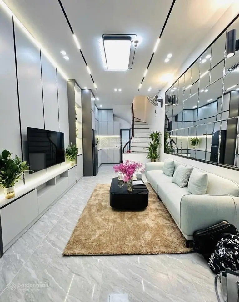 Bán Nhà đẹp Ngay đường Văn Tiến Dũng , 5 tầng 6 phòng , ôtô ngay gần , 5,X Tỷ 0985 387 ***