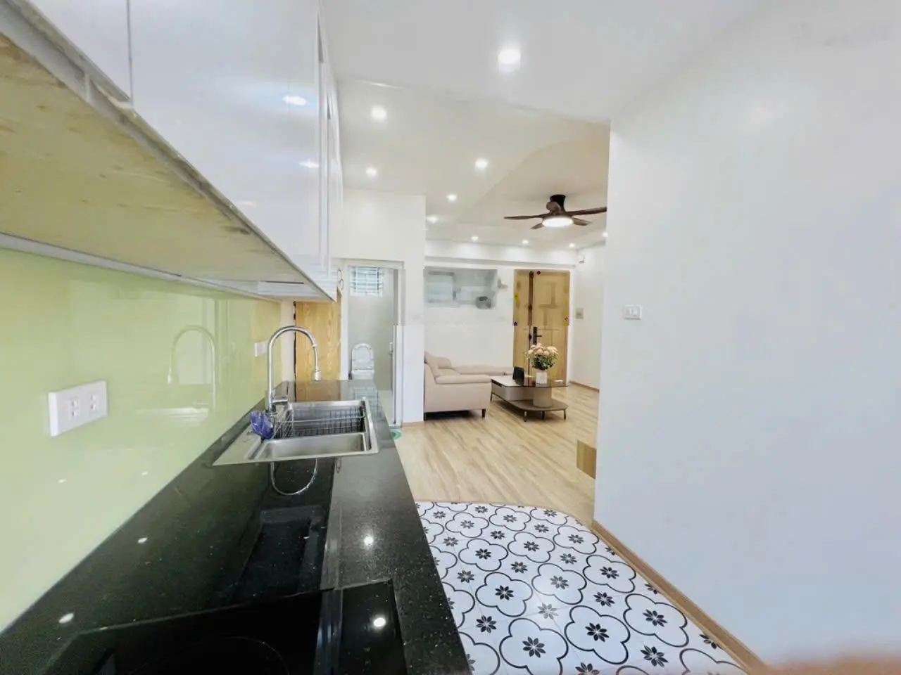 Gia đình cần bán gấp nhà Văn Phú 38m2 đường 18m kinh doanh đỉnh cao giá hơn 9 tỷ