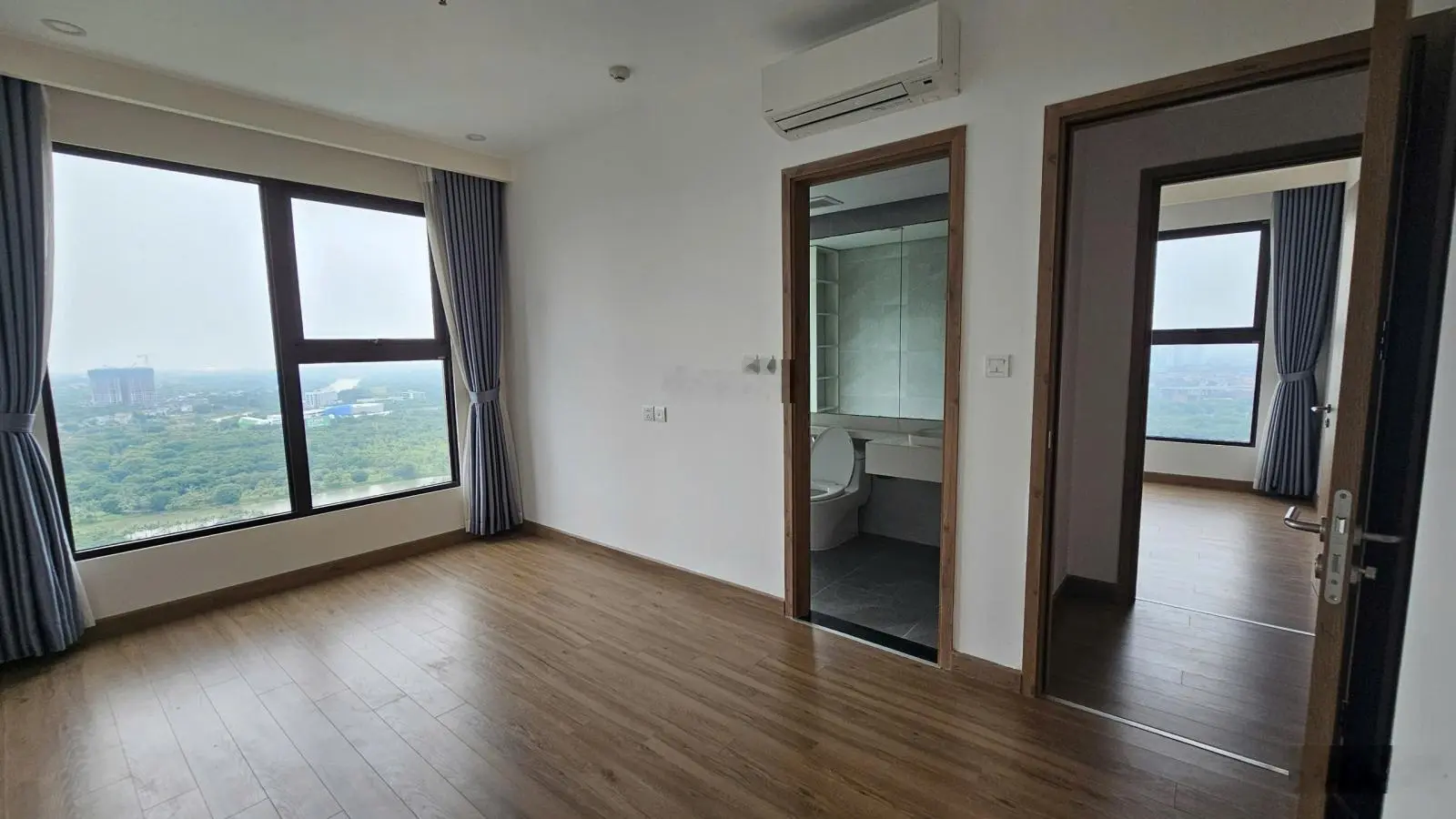 Bán căn hộ Sky Oasis 3 phòng ngủ, ban công Đông Nam, có sổ đỏ giá tốt tại Ecopark