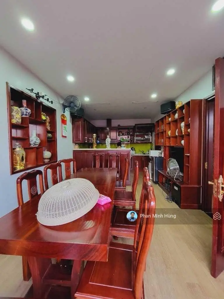 Bán nhà Tứ Liên, nhà đẹp ở luôn, 42m2, 7 tầng, 12,1 tỷ