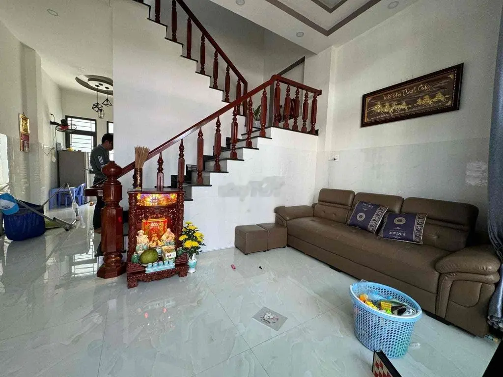 bán căn nhà 3 tầng hẻm cầu dúa phú nông. nhà 3pn , 2 toilet